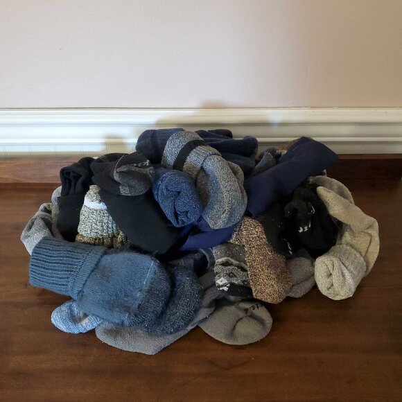 Bundle of 25 Pairs of Comfy Socks - Picture 1 of 3